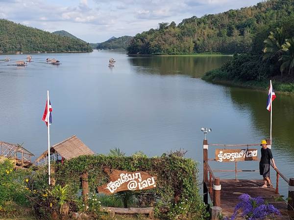 เที่ยวเลย เมือง ห้วยกระทิง โฮมสเตย์เฮือนฮิมภู