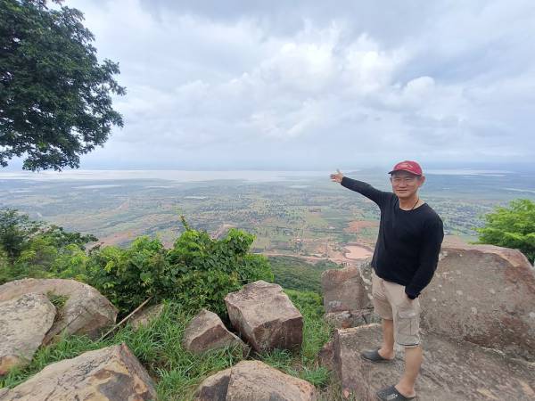 เที่ยวลพบุรี พัฒนานิคม เขาพระยาเดินธง