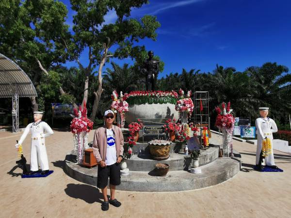 เที่ยวชุมพร ปะทิว ศาลกรมหลวงชุมพรเขตอุดมศักดิ์ แหลมแท่น