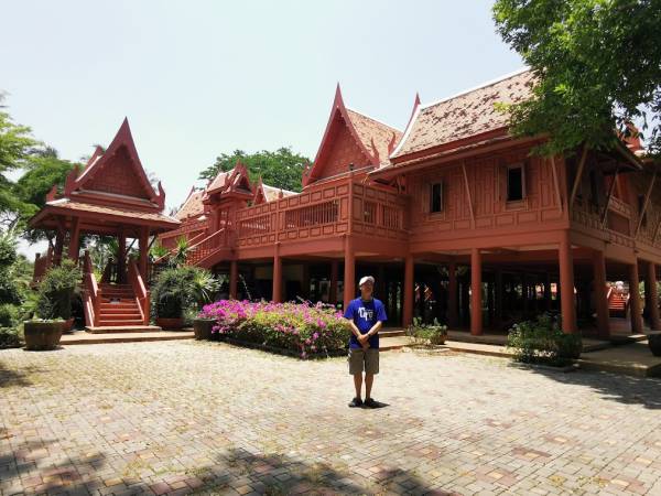 เที่ยวสมุทรสงคราม อัมพวา อุทยานพระบรมราชานุสรณ์ สมเด็จพระพุทธเลิศหล้านภาลัย