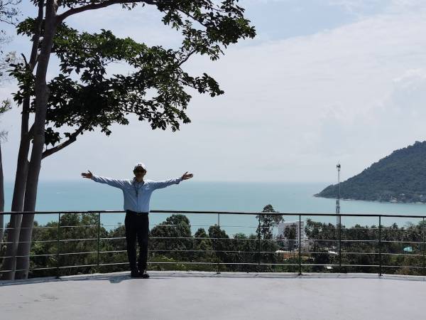 เที่ยวนครศรีธรรมราช ขนอม จุดชมวิวเนินเทวดา Blue Terrace Cafe and Bar