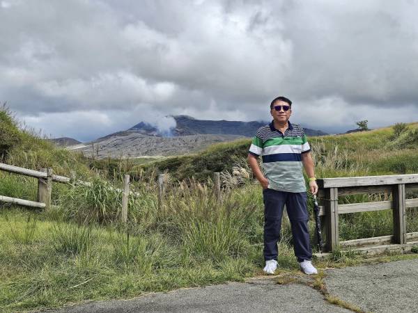 Waranon ญี่ปุ่น ฟูโกโอกะ ภูเขาไฟอาโสะ (Mount Aso)