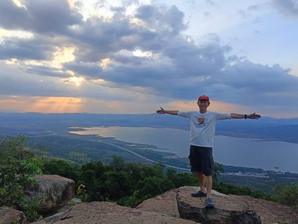 เที่ยวนครราชสีมา สีคิ้ว เขายายเที่ยง ผาชมวิว (Yai Thiang Cliff)