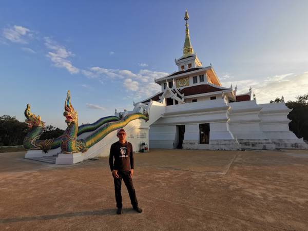 เที่ยวหนองคาย สังคม วัดผาตากเสื้อ