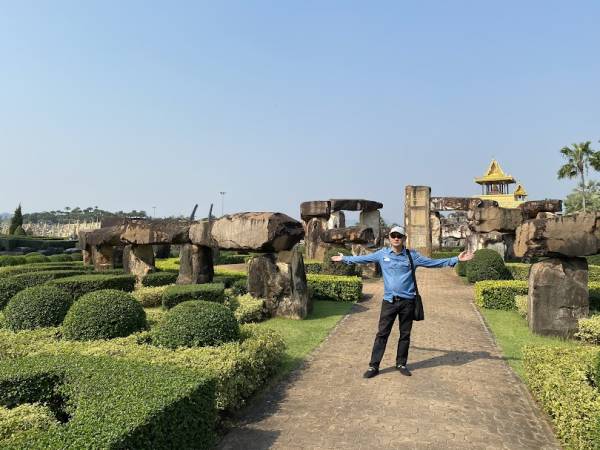 เที่ยวชลบุรี สัตหีบ สวนนงนุช สโตนเฮ้นจ์ (Stonehenge)