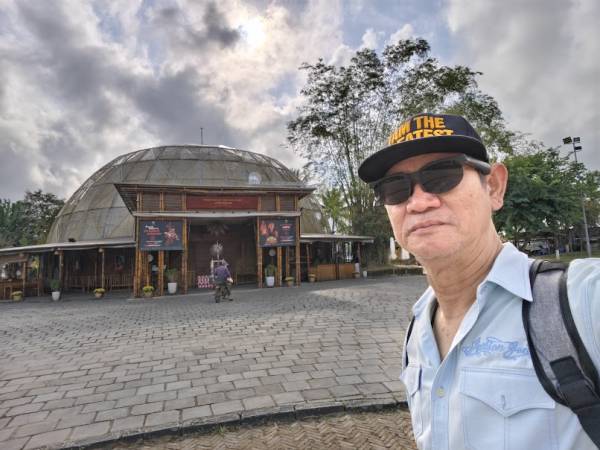 เที่ยวเวียดนาม กว๋างนาม ฮอยอัน ศูนย์ศิลปะการแสดง ฮอยอันลุน (Lune Center for the Performing Arts)