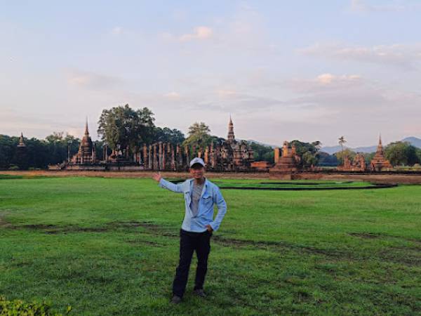 เที่ยวสุโขทัย เมือง อุทยานประวัติศาสตร์สุโขทัย วัดมหาธาตุ (Wat Mahathat) 